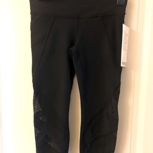 Ivivva Fold on tight crop new with tags size 10